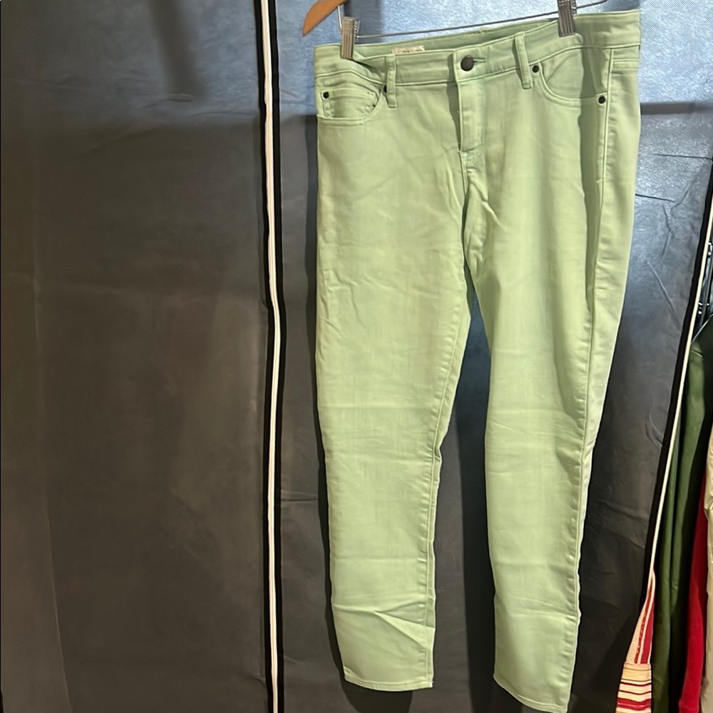 Green Ankle Cropped Jeans with Tapered Fit